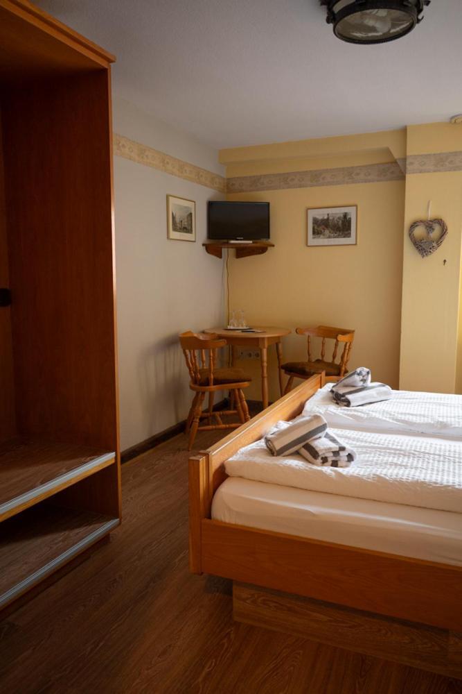 Gasthof Zum Goldenen Schiff - Lehm, Stil & Altstadtflair Марктбрайт Экстерьер фото